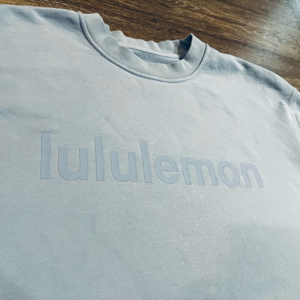 SOLD Lululemon Perfectly Oversized Crew *Graphic in Chambray Size 12 / 14 - Picture 7 of 9